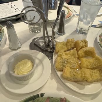 Commander's Palace - Free garlic bread - Cajun/Creole Near Me - New Orleans, Louisiana Commander's Palace - Free garlic bread - Cajun/Creole Near Me - New Orleans, Louisiana