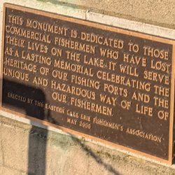 Commercial Fishermen Monument - Commercial Fishermen Monument, Port Dover