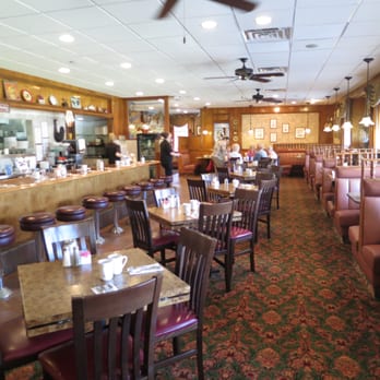 Gail's Carriage Inn - Dining room view - Breakfast & Brunch Near Me - Des Plaines, Illinois Gail's Carriage Inn - Dining room view - Breakfast & Brunch Near Me - Des Plaines, Illinois
