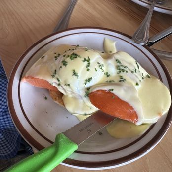 McKiernan - Salmon Benedict - Breakfast & Brunch Near Me - Montreal, Quebec McKiernan - Salmon Benedict - Breakfast & Brunch Near Me - Montreal, Quebec