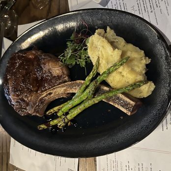 Third and Main - Tomahawk - American Near Me - Aurora, Indiana