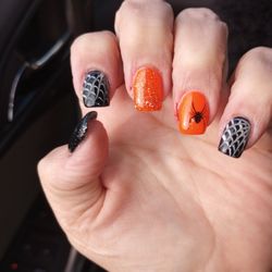 R & T Nails