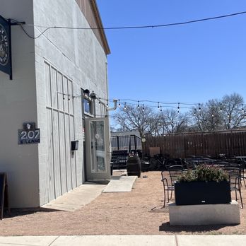 Belly Up Brew Pub - Outdoor area - Brewpubs Near Me - Fredericksburg, Texas