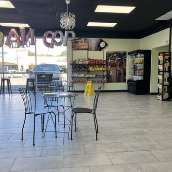 Mug & Cup - Inside tables - Coffee & Tea Near Me - Memphis, Tennessee