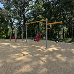 Baldwin Park - 4 different swing options including a swing that parent and child can ride together