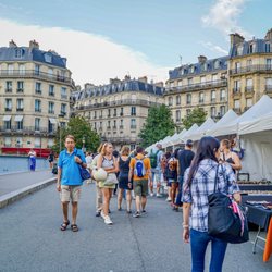Farmer's market on the bridges