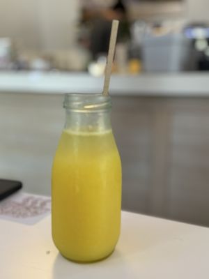 Lluvia Deli Bar & Artefacto by null