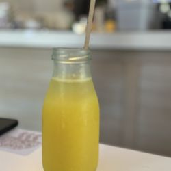 Lluvia Deli Bar - Fresh orange juice