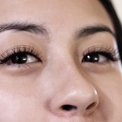 LASHBONDAGE