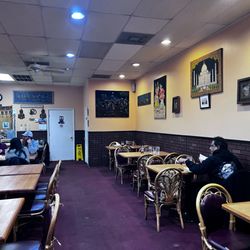 Bombay Bistro - Inside