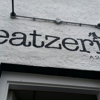 Peatzeria - On top of door - Pizza Near Me - Bowmore, AGB