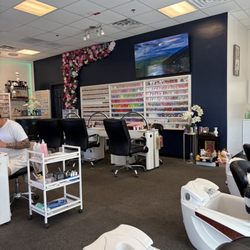 MK Nails Lounge - Atmosphere