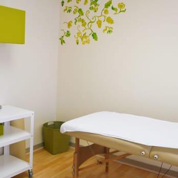 Alexandra Acupuncture & Wellness - Treatment room - Acupuncture Near Me - Vienna, Virginia Alexandra Acupuncture & Wellness - Treatment room - Acupuncture Near Me - Vienna, Virginia