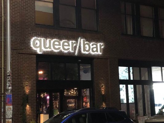Queer/Bar by null