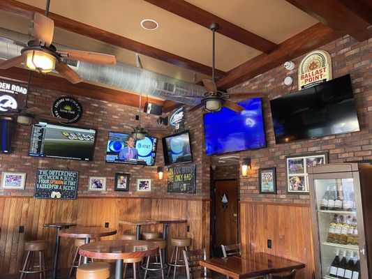 Quinn's Pub & Grill by null