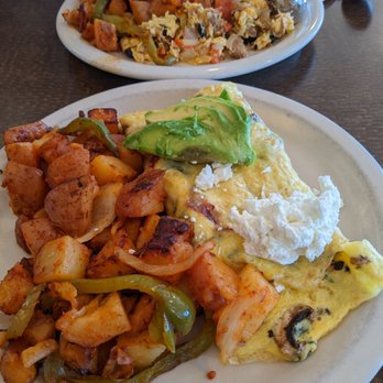 Bill's Cafe - French Garden Omelette and  Jalisco Scramble - Breakfast & Brunch Near Me - San Jose, California