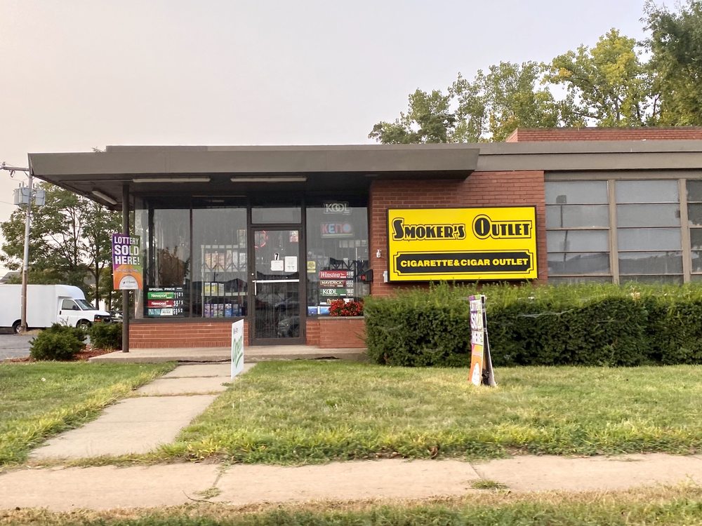 SMOKER’S OUTLET Updated July 2024 7 Talcott Rd, West Hartford