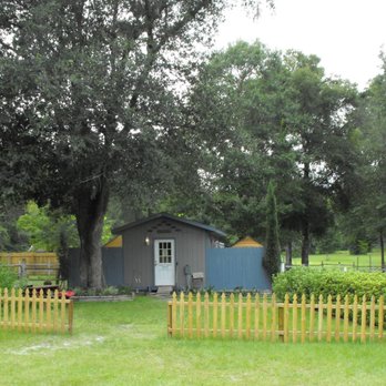 Jack's "B" Quick - Front Building Of Kennels - Pet Sitting Near Me - Crawfordville, Florida Jack's "B" Quick - Front Building Of Kennels - Pet Sitting Near Me - Crawfordville, Florida