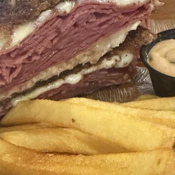Dick's Bar & Grill - Ruuuuuuuben - Bars Near Me - Osseo, Minnesota