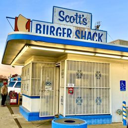 the front of scott's burger shack the front of scott's burger shack