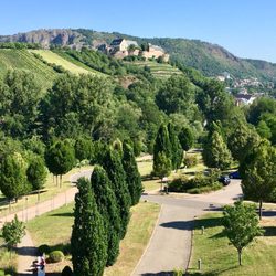 Drei-Burgen-Klinik - ...mit Blick auf die Ebernburg
