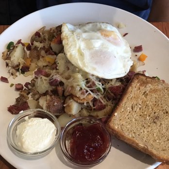 Simple Cafe - Corned beef hash - Breakfast & Brunch Near Me - Lake Geneva, Wisconsin
