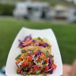 Dos Jefes - Shrimp taco and fish taco