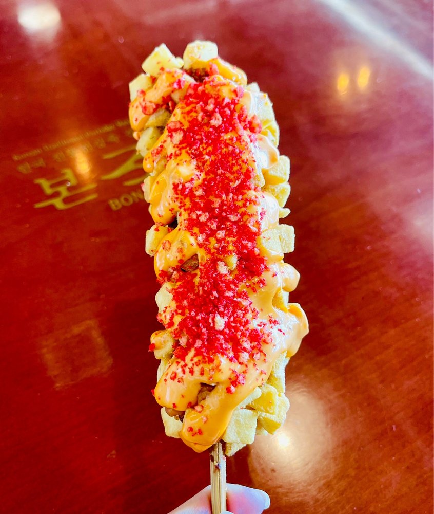 Two Hands Hotdog