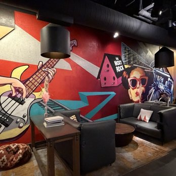 Moxy Chattanooga Downtown - Hotels Near Me - Chattanooga, Tennessee