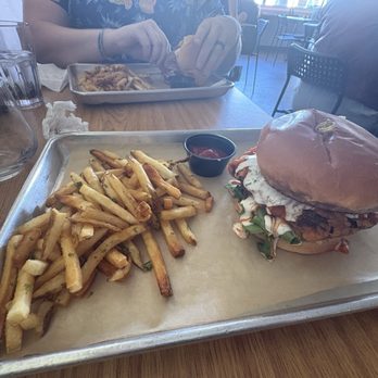 Grnd Sqrl - Gastropubs Near Me - Twentynine Palms, California