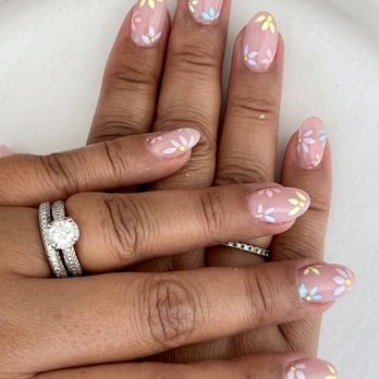 Crystal's Nails & Spa - Nail Salons Near Me - Lakeside, California