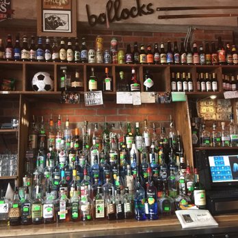 Duck and Dive Pub - bottles of alcohol on shelves - Pubs Near Me - Wilmington, North Carolina Duck and Dive Pub - bottles of alcohol on shelves - Pubs Near Me - Wilmington, North Carolina