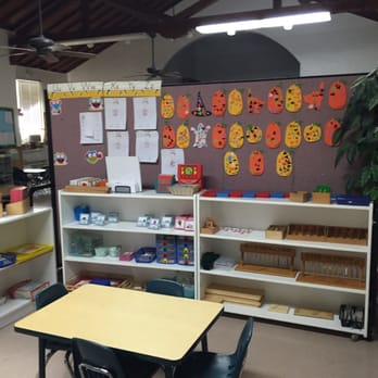 Montessori Academy - Preschools Near Me - Glendale, California