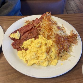 Denny's - Diners Near Me - Lakewood, California