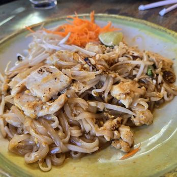 Nong's Thai Kitchen - Pad thai - Thai Near Me - Los Angeles, California