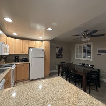 Sand Pebbles Resort - kitchen- 2 bedroom Timeshare - Hotels Near Me - Solana Beach, California Sand Pebbles Resort - kitchen- 2 bedroom Timeshare - Hotels Near Me - Solana Beach, California