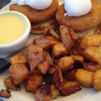 Bill's Cafe - Crab cake Benedict - American Near Me - San Jose, California
