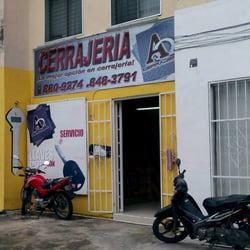 Cerrajería Alfa y Omega - Siempre han estado en este lugar, Condominios Infonavit La Luna en el cruce entre Av. La Luna y Av. Kohunlich. Sm 46