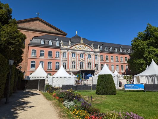 Electoral Palace by null