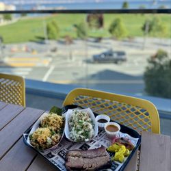 Fikscue - Love the brisket and view
