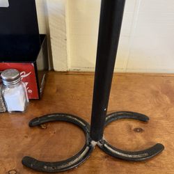 Outlaw BBQ - I love that the napkin holders are made of real used horseshoes & isn't made in China shit.