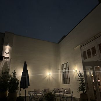 Suraya - patio - Lebanese Near Me - Philadelphia, Pennsylvania