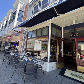 Napa Valley Burger Company - Outdoor seating - New American Near Me - Sausalito, California Napa Valley Burger Company - Outdoor seating - New American Near Me - Sausalito, California