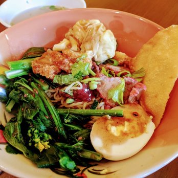 DAKZEN - Bami Moodang Moo Grob - Thai Near Me - Somerville, Massachusetts
