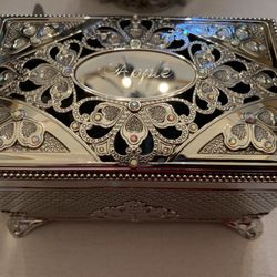 Things Remembered - Personalized musical jewelry box for my bestie