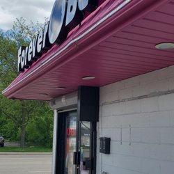 Forever Beauty Supply - Front of store