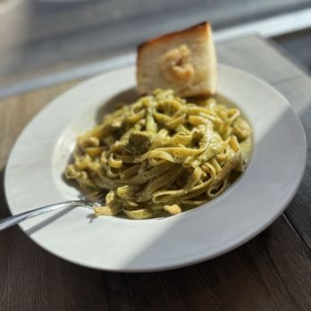 Gypsy's Trattoria Italiana - Pollo Con Pesto - Italian Near Me - Berkeley, California Gypsy's Trattoria Italiana - Pollo Con Pesto - Italian Near Me - Berkeley, California