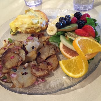Island Cafe - Veggie frittata with fried potatoes and fruit. Plus a mocha and I was in heaven - Cafes Near Me - Minocqua, Wisconsin