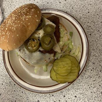 Bell's Drive-In Restaurant - Spicy chicken sandwich x-spicy - American Near Me - Toccoa, Georgia