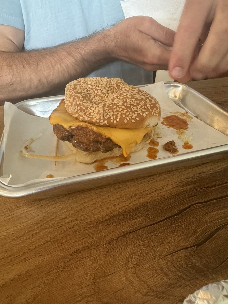 Larry's Deli-Que